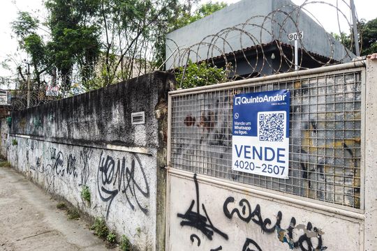 Fachada de casa à venda com 3 quartos, 161m² em Taquara, Rio de Janeiro