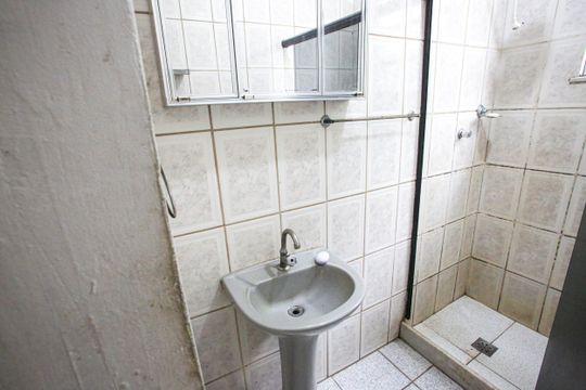 Banheiro social de casa à venda com 3 quartos, 161m² em Taquara, Rio de Janeiro