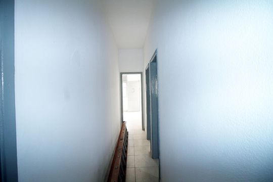 Corredor de casa para alugar com 2 quartos, 90m² em Irajá, Rio de Janeiro