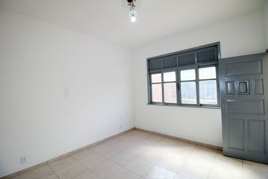 Sala de casa para alugar com 2 quartos, 90m² em Irajá, Rio de Janeiro