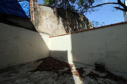 Quintal - fundos de casa para alugar com 2 quartos, 90m² em Irajá, Rio de Janeiro