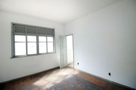 Casa à venda com 2 quartos, 180m² em Irajá, Rio de Janeiro