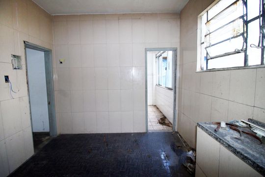 Cozinha de casa à venda com 2 quartos, 180m² em Irajá, Rio de Janeiro