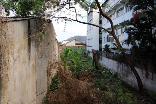 Quintal - fundos de casa à venda com 2 quartos, 180m² em Irajá, Rio de Janeiro