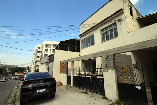 Fachada da casa de casa à venda com 2 quartos, 180m² em Irajá, Rio de Janeiro