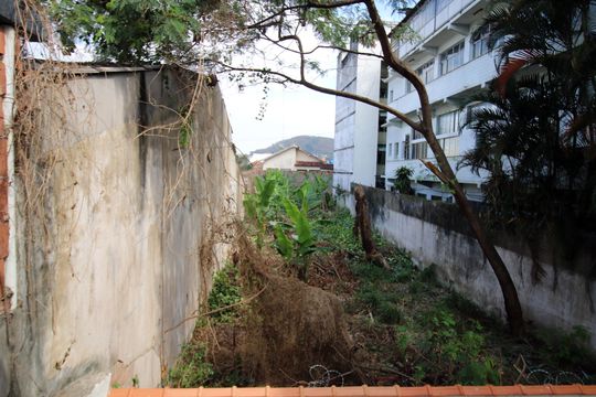 Quintal - fundos de casa à venda com 2 quartos, 180m² em Irajá, Rio de Janeiro