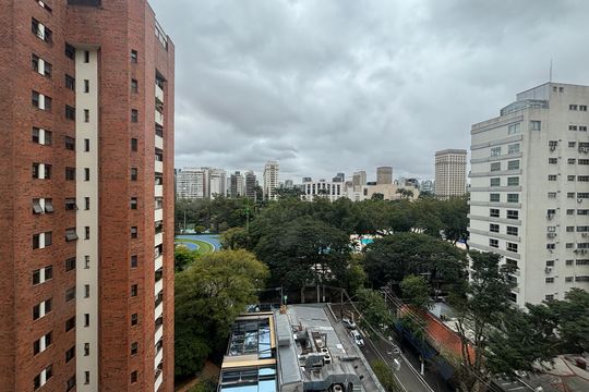 Vista Quarto 1 de apartamento para alugar com 2 quartos, 185m² em Jardim Europa, São Paulo