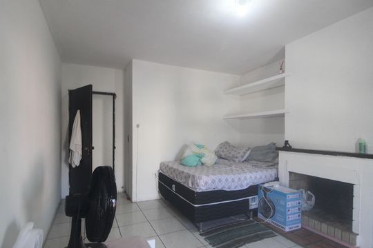 Quarto  de casa à venda com 3 quartos, 199m² em Medianeira, Porto Alegre