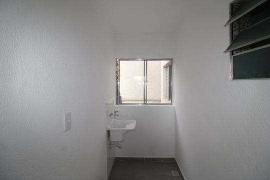 Área de Serviço de apartamento para alugar com 2 quartos, 45m² em Parque Peruche, São Paulo