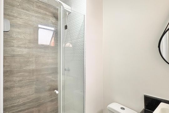 Banheiro de apartamento à venda com 2 quartos, 50m² em Piqueri, São Paulo