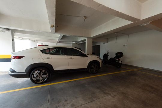 Garagem de apartamento à venda com 3 quartos, 179m² em Jardim Industrial, Contagem