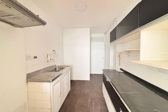 Cozinha de apartamento para alugar com 3 quartos, 87m² em Itaim Bibi, São Paulo