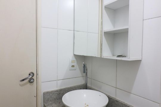Banheiro Social de apartamento à venda com 2 quartos, 49m² em Jardim Borborema, São Bernardo do Campo