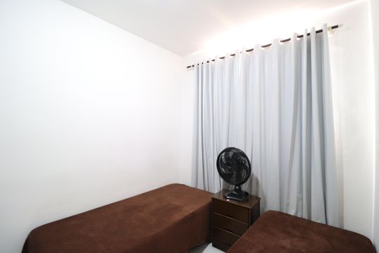 Quarto 2 de apartamento para alugar com 2 quartos, 44m² em Gávea, Uberlândia