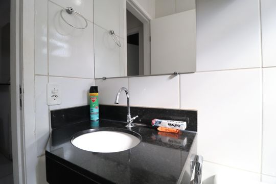 Banheiro Social de apartamento para alugar com 2 quartos, 44m² em Gávea, Uberlândia