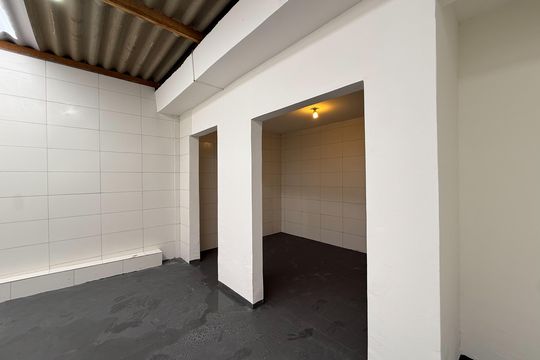Quintal de casa à venda com 3 quartos, 180m² em Parque Sao Luis, São Paulo