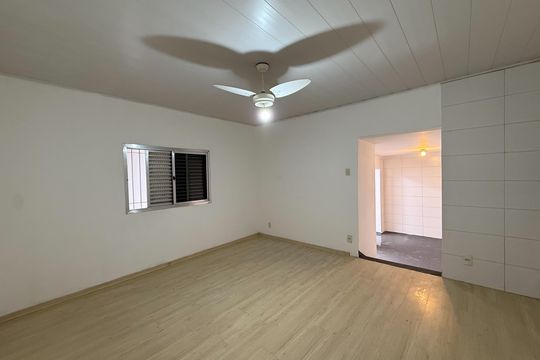 Quarto de casa à venda com 3 quartos, 180m² em Parque Sao Luis, São Paulo