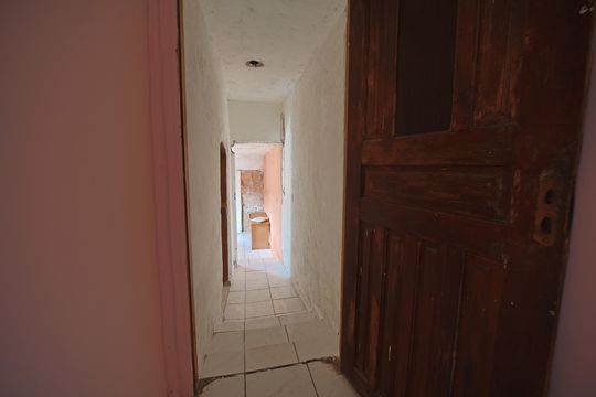 Corredor de casa à venda com 6 quartos, 200m² em Vila Nhocuné, São Paulo