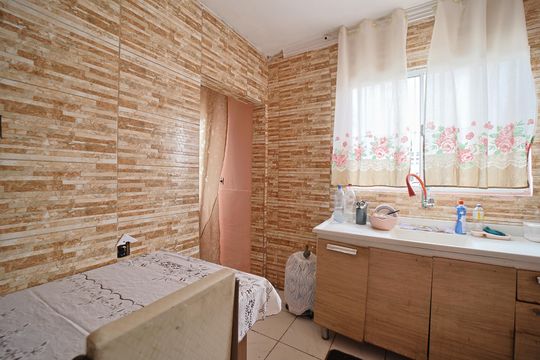 Cozinha de casa à venda com 6 quartos, 200m² em Vila Nhocuné, São Paulo