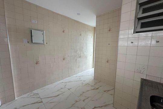 Cozinha de apartamento para alugar com 1 quarto, 36m² em Morro dos Barbosas, São Vicente