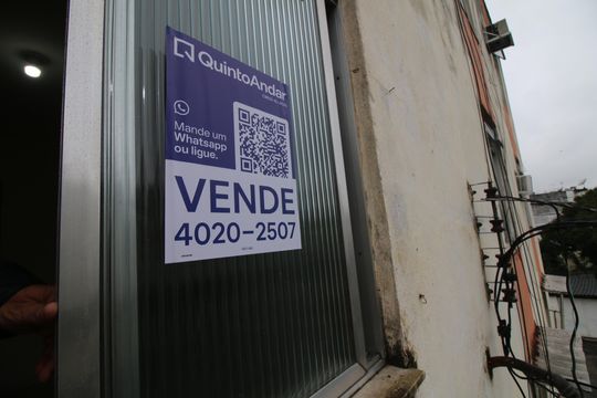 Placa de apartamento à venda com 2 quartos, 48m² em Olaria, Rio de Janeiro