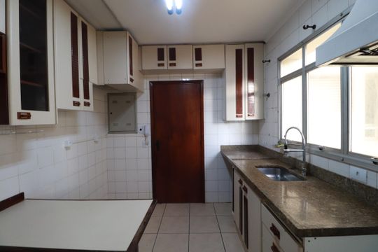 Cozinha  de apartamento para alugar com 3 quartos, 100m² em Centro, Ribeirão Preto