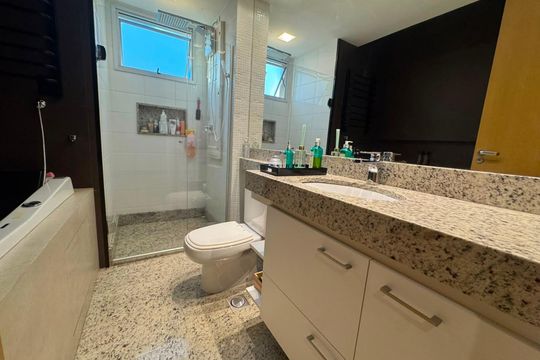 banheiro 2 de apartamento à venda com 2 quartos, 83m² em Buritis, Belo Horizonte