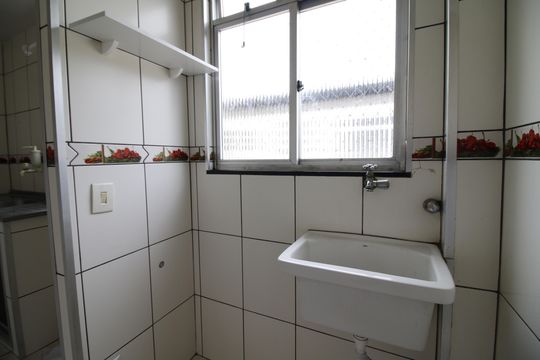 Área de Serviço de apartamento para alugar com 2 quartos, 52m² em Taquara, Rio de Janeiro