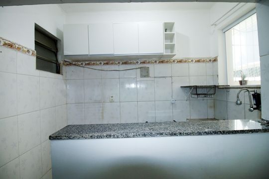 Cozinha de apartamento para alugar com 1 quarto, 48m² em Vila da Penha, Rio de Janeiro