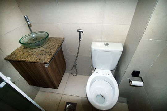 Banheiro de apartamento para alugar com 1 quarto, 48m² em Vila da Penha, Rio de Janeiro