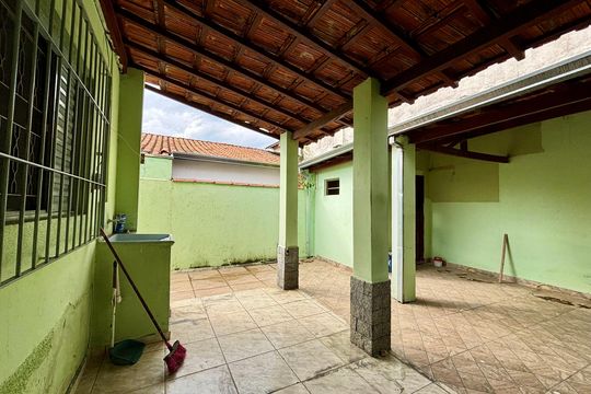 Área externa de casa para alugar com 3 quartos, 250m² em Jardim Del Rey, São José dos Campos