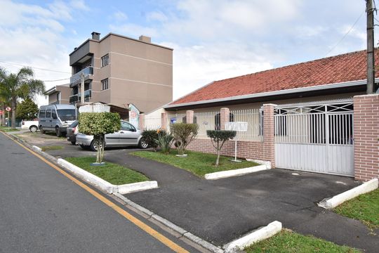 Fachada de apartamento para alugar com 1 quarto, 130m² em Cruzeiro, São José dos Pinhais