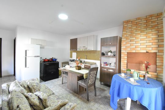 Sala/Cozinha de apartamento para alugar com 1 quarto, 130m² em Cruzeiro, São José dos Pinhais