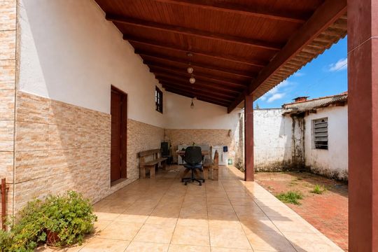 Área externa de casa para alugar com 2 quartos, 350m² em Sarandi, Porto Alegre