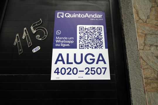 Placa de kitnet/studio para alugar com 1 quarto, 25m² em Parada de Lucas, Rio de Janeiro