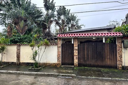 Fachada de casa de condomínio à venda com 3 quartos, 124m² em Vargem Grande, Rio de Janeiro