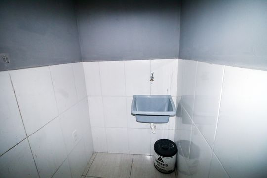 Área de Serviço de kitnet/studio para alugar com 1 quarto, 25m² em Parada de Lucas, Rio de Janeiro