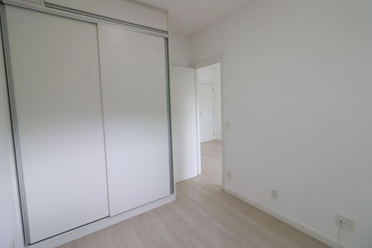 Quarto de apartamento à venda com 1 quarto, 40m² em Umuarama, Osasco