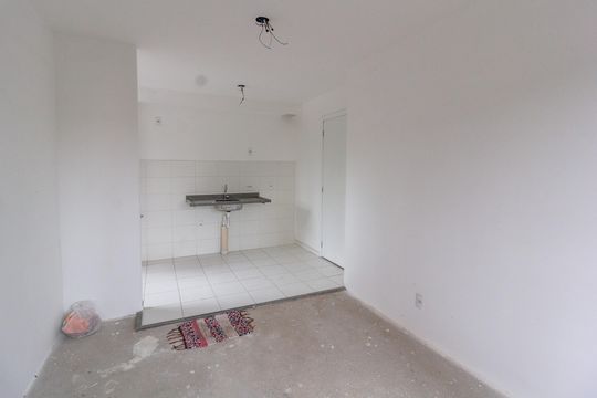 Sala de apartamento à venda com 2 quartos, 42m² em Vila Rosalia, Guarulhos