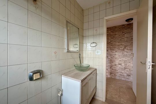 Banheiro de casa para alugar com 2 quartos, 60m² em Cidade Dutra, São Paulo