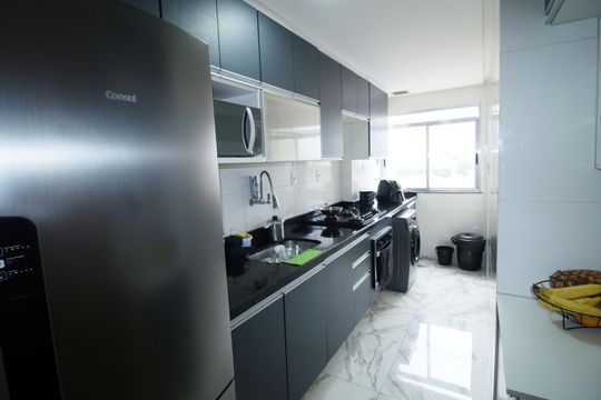Cozinha de apartamento à venda com 2 quartos, 55m² em Olaria, Rio de Janeiro