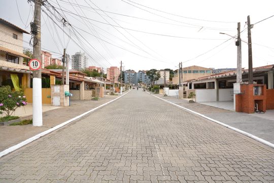 Casa à venda com 4 quartos, 50m² em Jardim Ubirajara, São Paulo