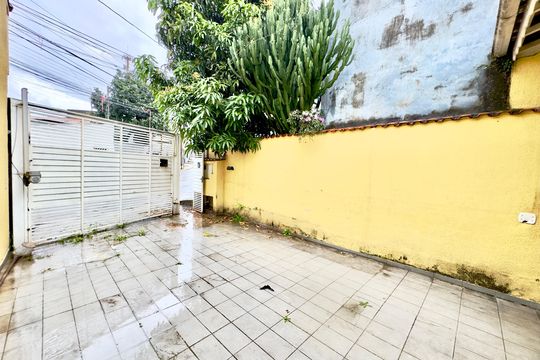 Garagem de casa para alugar com 2 quartos, 65m² em Jardim Paulista, Guarulhos