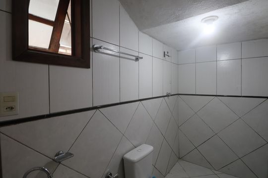 Banheiro de casa para alugar com 1 quarto, 56m² em Vila Vista Alegre, Cachoeirinha