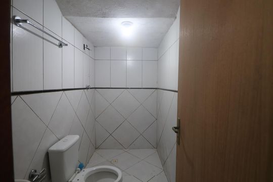 Banheiro de casa para alugar com 1 quarto, 56m² em Vila Vista Alegre, Cachoeirinha