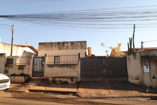 Fachada de casa para alugar com 2 quartos, 70m² em São Jorge, Uberlândia