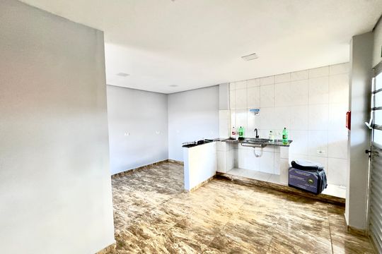 Casa para alugar com 3 quartos, 300m² em Vila Nova Bonsucesso, Guarulhos