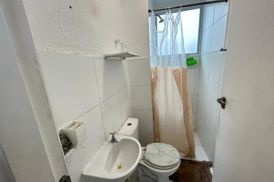 Banheiro de apartamento para alugar com 2 quartos, 42m² em Madureira, Rio de Janeiro