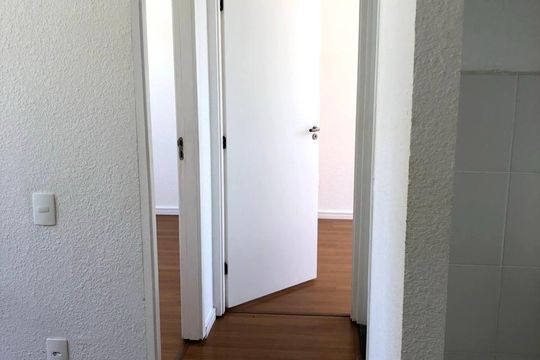 Corredor de apartamento à venda com 2 quartos, 45m² em Gardênia Azul, Rio de Janeiro