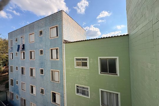Vista da sala  de apartamento para alugar com 2 quartos, 52m² em Vila Camilópolis, Santo André